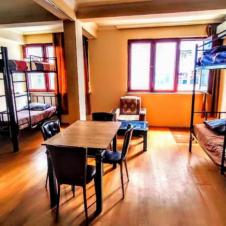 Masala Hostel Батумі Екстер'єр фото