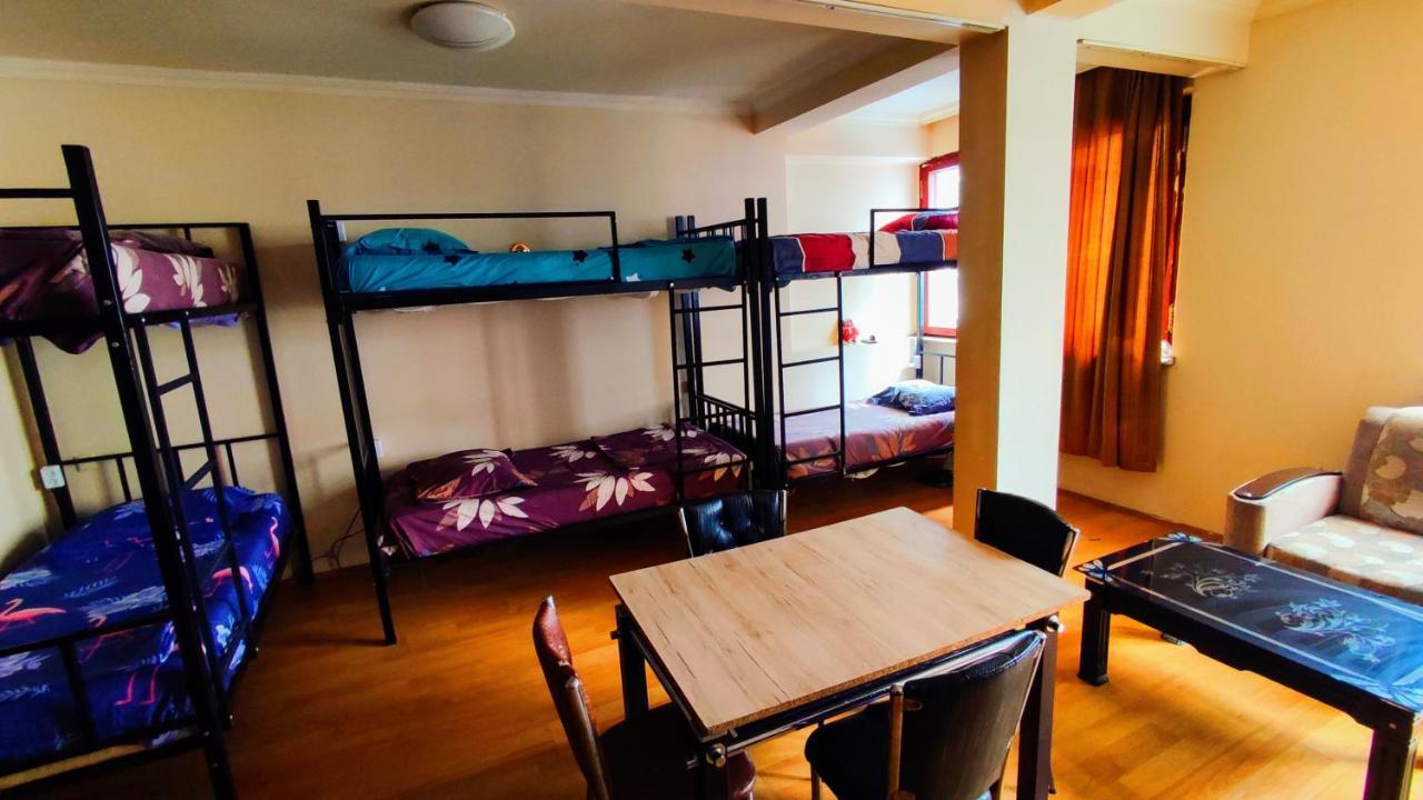 Masala Hostel Батумі Екстер'єр фото