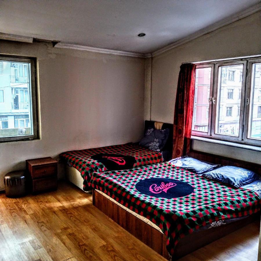 Masala Hostel Батумі Екстер'єр фото