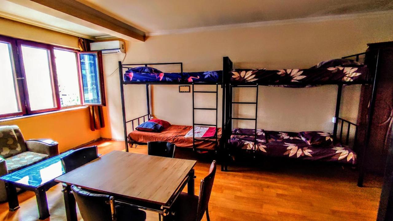 Masala Hostel Батумі Екстер'єр фото