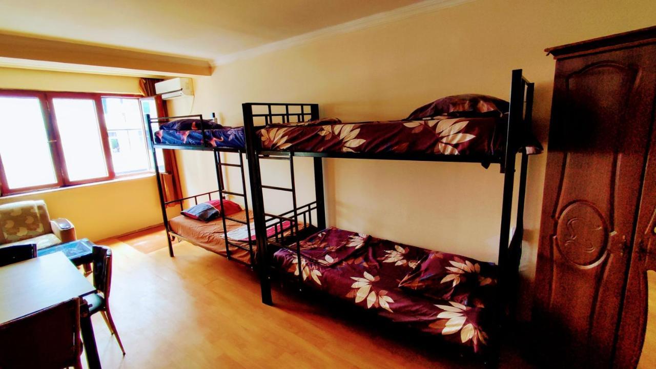 Masala Hostel Батумі Екстер'єр фото